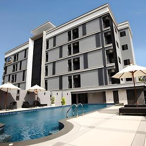 B2 Amata Nakorn Premier Hotel